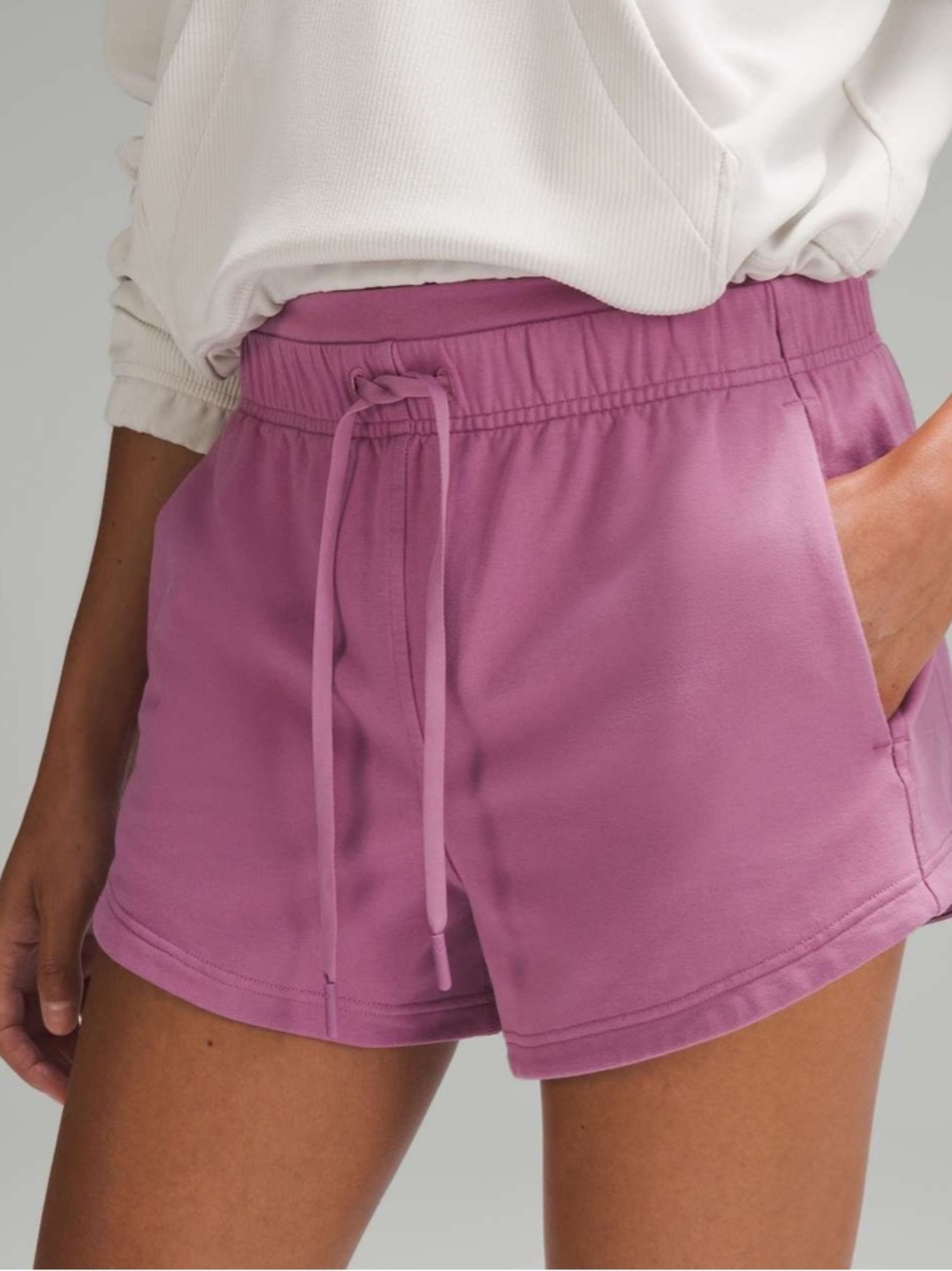 Lululemon Inner Glow High-Rise Short 3"
Velvet Dust 6 Shorts